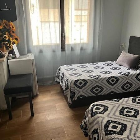 Habitacion Individual En Tarrega Apartment ภายนอก รูปภาพ